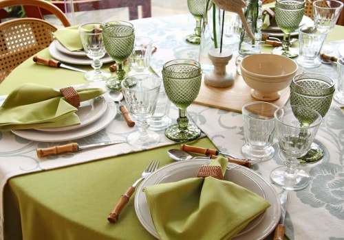 Tablecloths and Plates: A Comprehensive Overview